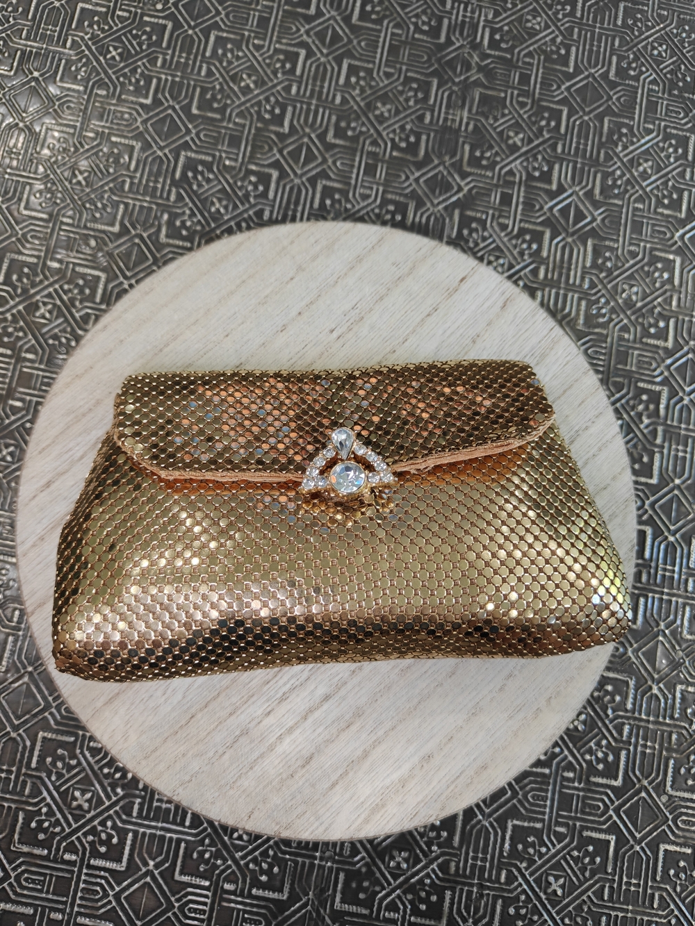 π’ Whiting & Davis Vintage gold mesh clutch with a decorative rhinestone clasp - Picture 10 of 10